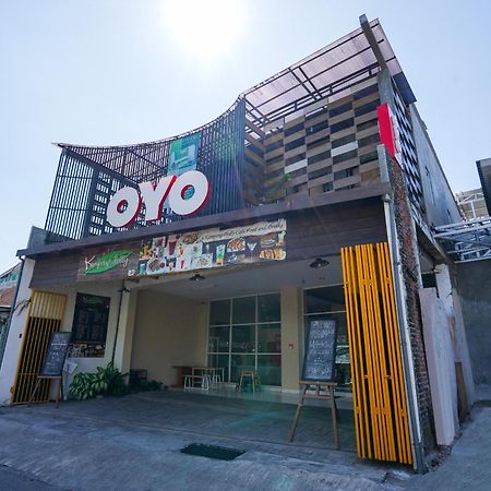 Hotel O Surabaya Near Surabaya Town Square Formerly Kupang Gunung Residence Eksteriør bilde