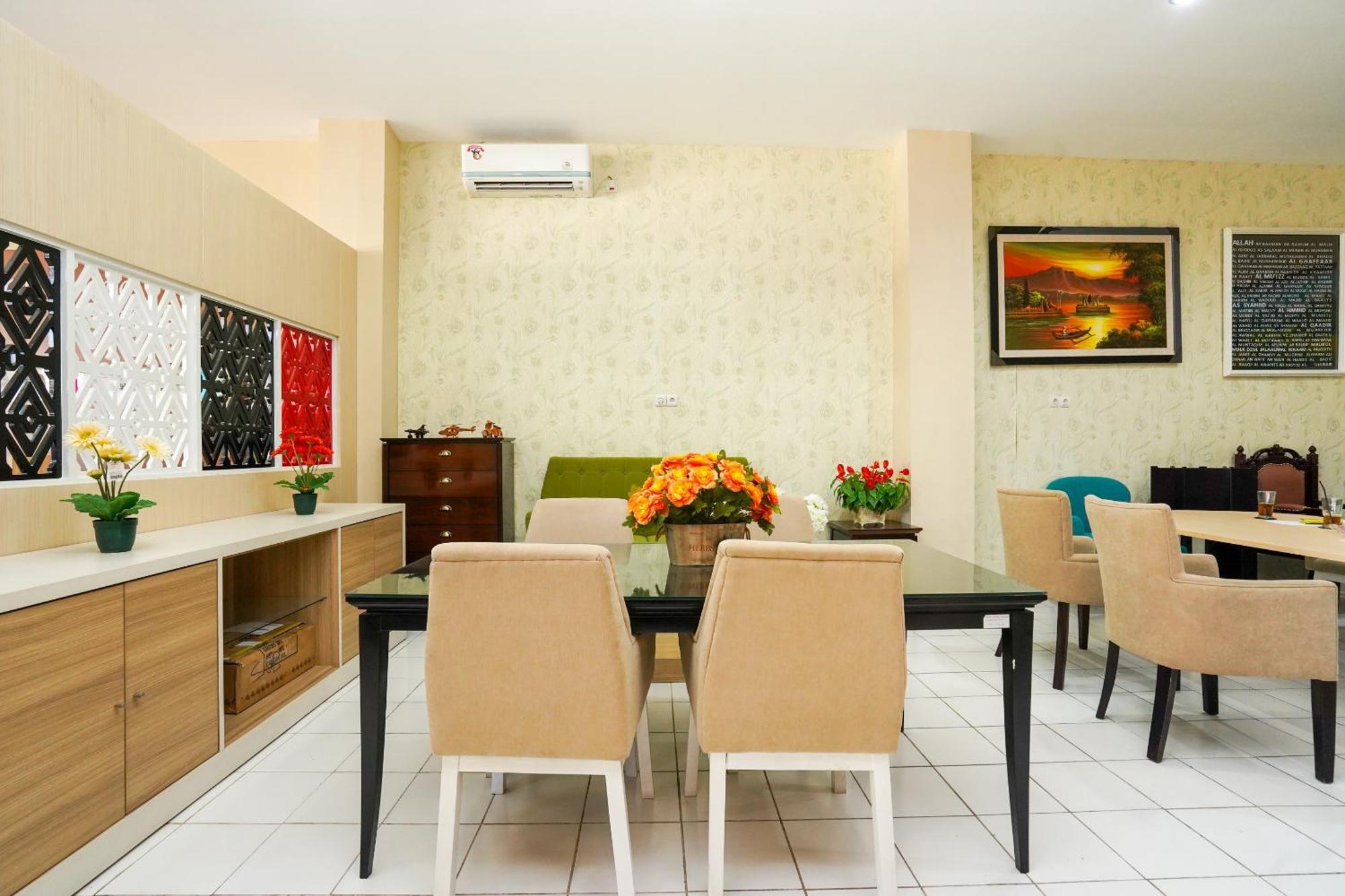 Hotel O Surabaya Near Surabaya Town Square Formerly Kupang Gunung Residence Eksteriør bilde